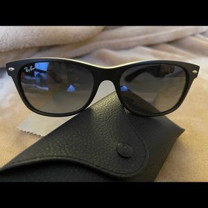 Ray-ban New Wayfarer Polarized Gradient RB2132